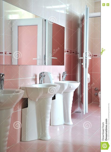 Moderne Badezimmerwannen Stockfoto Bild Von Innen Wohnung 74130718 .
