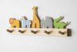 Kindergarderobe Wilde Tiere | Small wood projects, Easy wood .