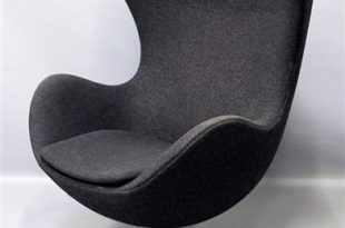 Lounge-Sessel Egg Chair, Modell 3317 by Arne Jacobsen on artn