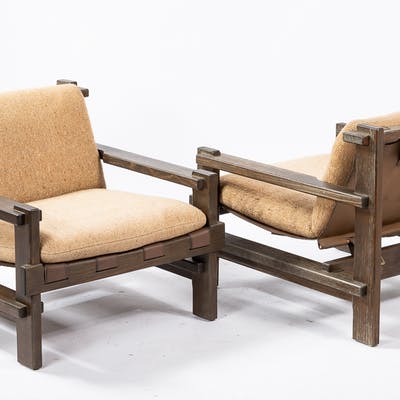 Carl Straub, zwei Sessel / Lounge Chairs, Pinienholz / Leder .