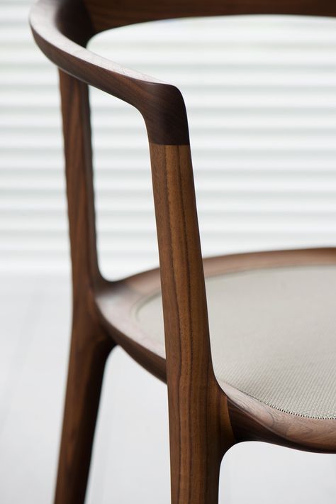 DC10 - von Miyazaki | Tisch und stühle, Stuhl design .